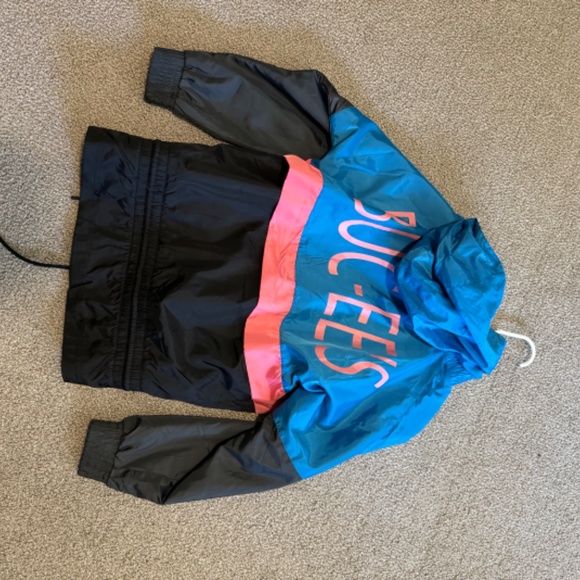 Buc-ees Windbreaker - Picture 2 of 2